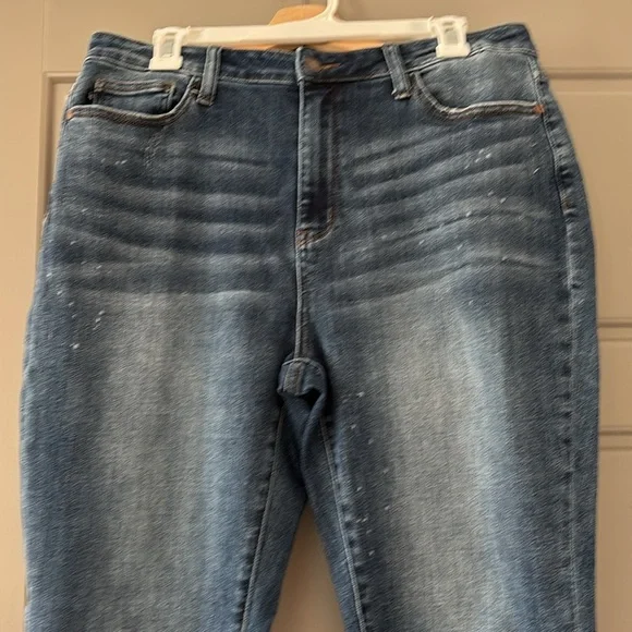 Women’s Judy Blue Low Rise Boyfriend Distressed Jeans; Size 14. - Picture 6 of 16